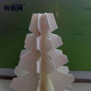 用一张纸折叠出简单的威廉希尔中国官网
圣诞树 圣诞节手工威廉希尔中国官网
教程