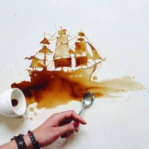 将翻倒的咖啡变成涂鸦艺术的创意作画