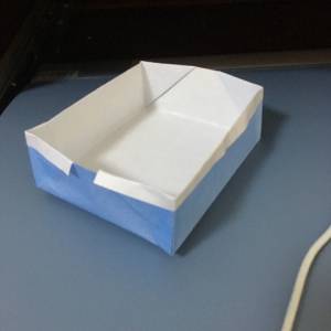 简单的带有小白边的威廉希尔中国官网
盒子制作教程 漂亮的威廉希尔中国官网
收纳盒也可以很容易