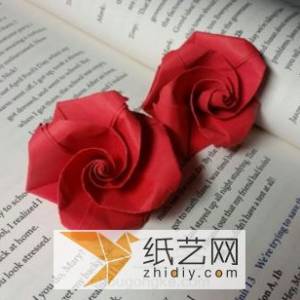 折纸玫瑰花最简单的折法 很容易学会的纸玫瑰威廉希尔中国官网
