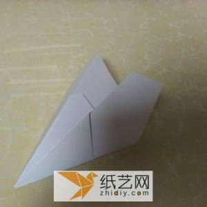 能够飞的很远的威廉希尔中国官网
飞机如何折叠 纸飞机折法图解大全