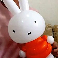 简单米菲兔魔术气球的手工造型