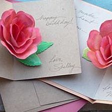 纸玫瑰花立体情人节贺卡的手工DIY制作图解教程